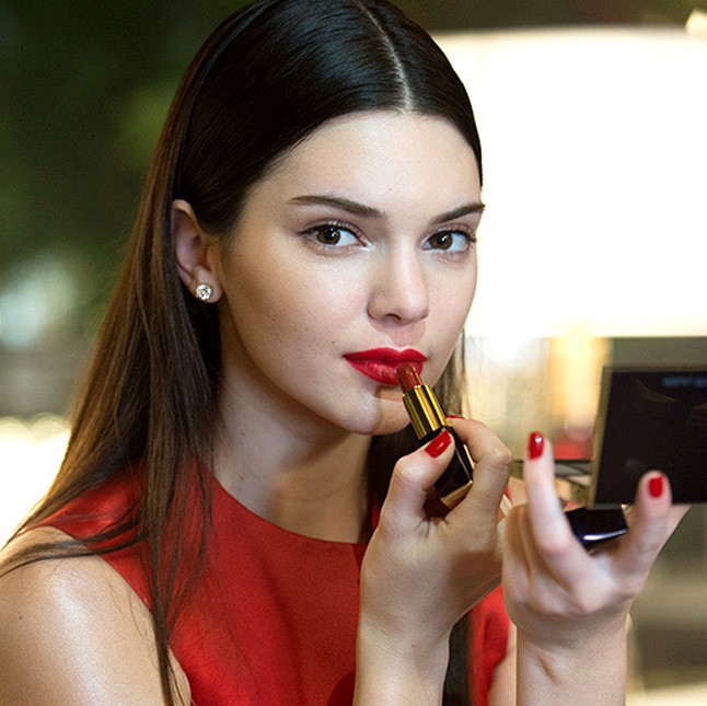 Kendall Jenner NEM eszik meg minden sütit, amit meglát…