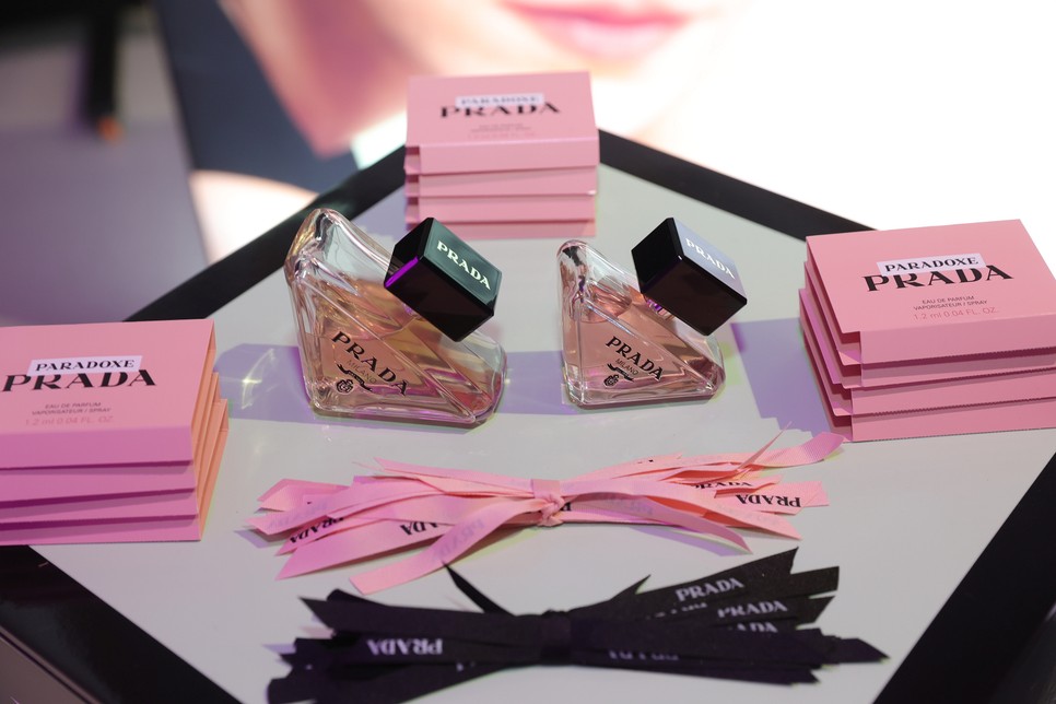 Az este kiemelt támogatójának, a PRADA Paradoxe és Luna Rossa illatai még különlegesebbé varázsolták az estét