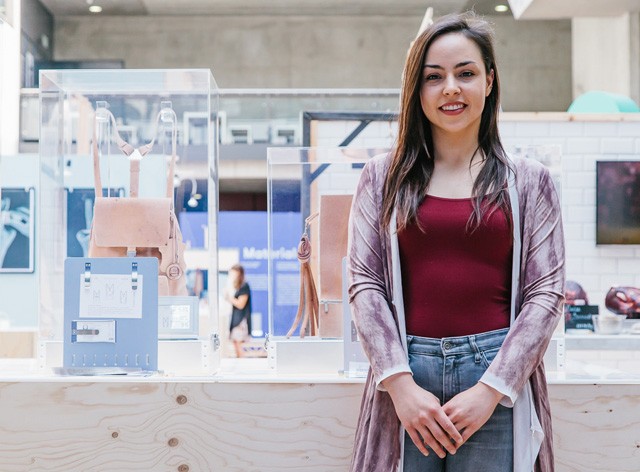 tina gorjanc, alexander mcqueen, emberi bőrből készült táska, bőrtáska, kollekció