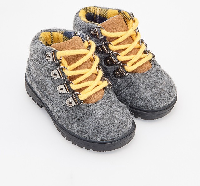 Cipő RESERVED 7995 Ft - GLAMOUR-napokon 6396 Ft