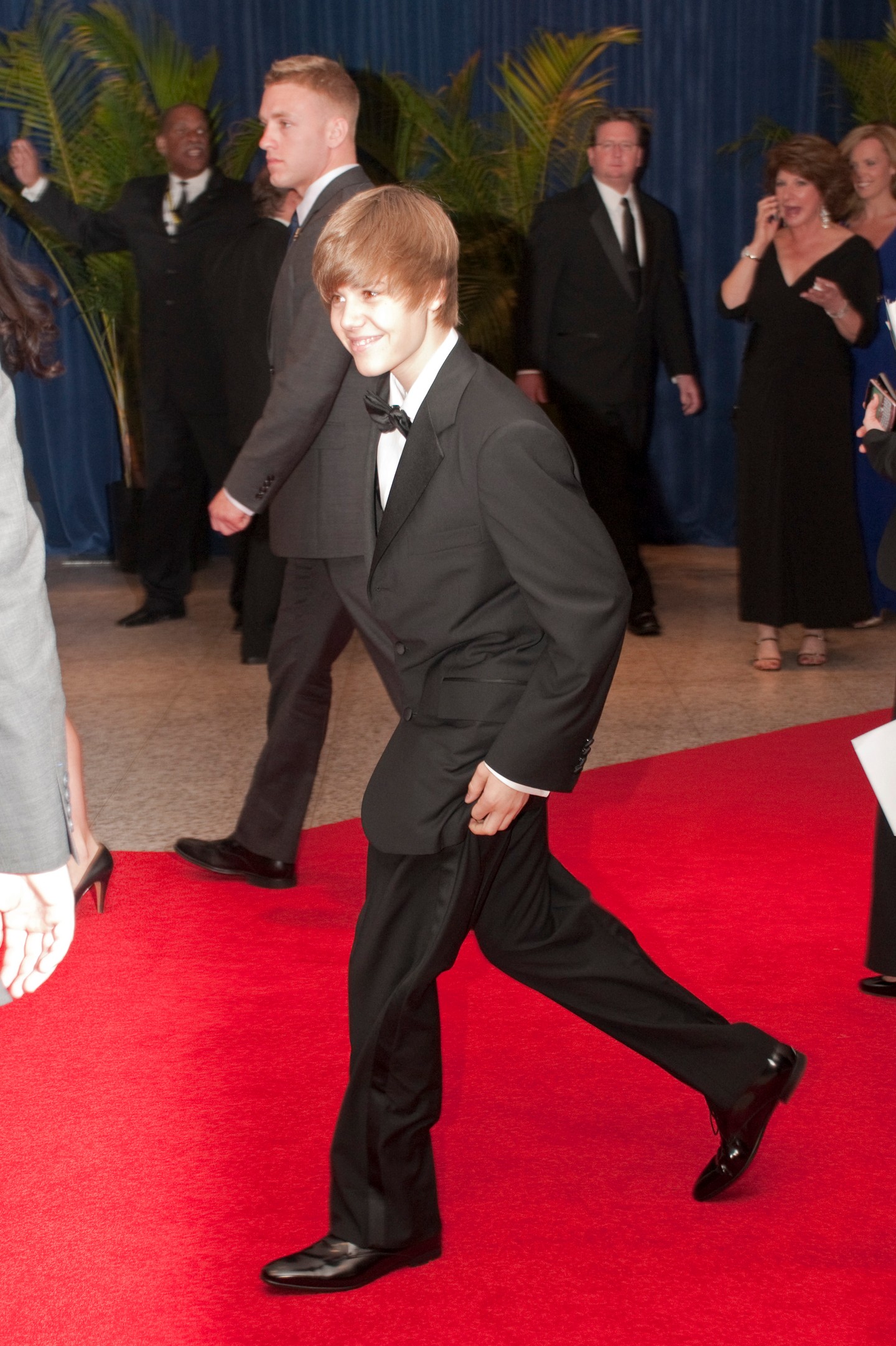 16 évesen már az akkori elnökkel (Barack Obama) és a first lady-vel (Michelle Obama) vacsorázott Washingtonban, ahova öltönyben és csokornyakkendőben érkezett. (2010)