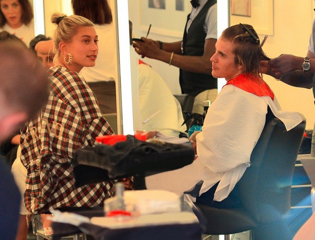 Justin Bieber a fodrászszékben