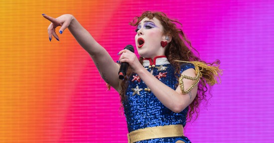 Mégis ki az a Chappell Roan, akit nem érdemes kihagyni a Szigeten?