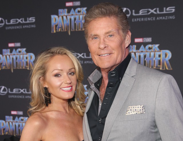 David Hasselhoff és Hayley Roberts – 28 évKét év jegyben járás után, 2018 júliusában házasodtak össze. A színész elismerte, hogy voltak kétségei a korkülönbséget illetően, amikor elkezdtek randizni, hiszen úgy érezte, hogy elveszi a nő fiatalságát és boldogságát. Az idő azonban szerencsére nem őt igazolta.