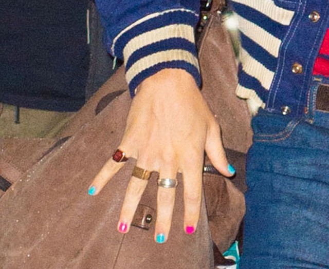 Harry Styes kilakozott körmei