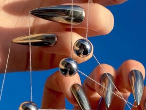 Az Amazonról rendelt műkörömépítő szettet, ma elképesztő körömszobrokat készít - Ismerd meg Sophie Parkinson művészetét!