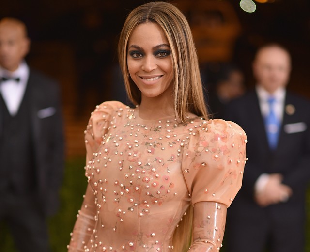 Beyoncé kirobbanó formában egy hónappal a szülés után!