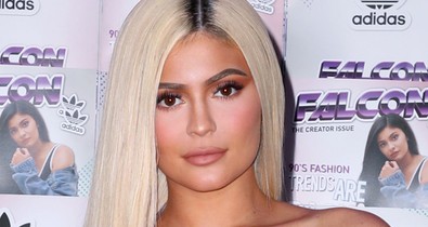 17 EZER trendet mostak össze Kylie Jenner új címlapfotóján