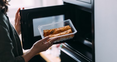 5 dolog, amit tilos a mikróba tenni, különben felrobban