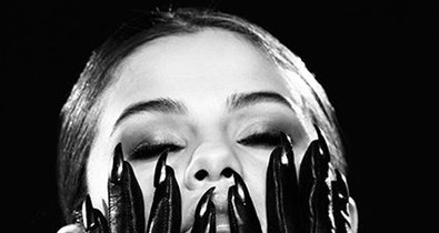 Szexi! Selena Gomez Instagramon meztelenkedik