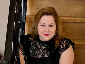 Ezzel a trükkel könnyedén elterelheted a figyelmet a telt idomaidról