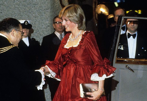 9 alkalom, amikor Diana hercegnő a ruhájával üzent a világnak