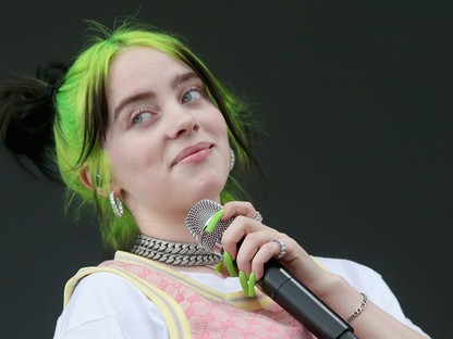 5 kiegészítő, ami Billie Eilish stílusát különlegessé teszi