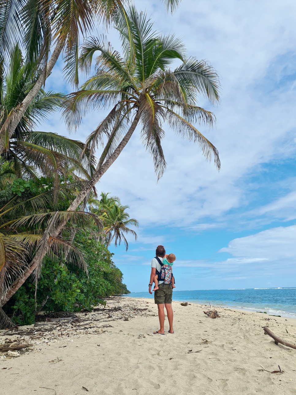 Hátizsákkal és babahordozóval a föld körül - ismerd meg a világjáró családot!