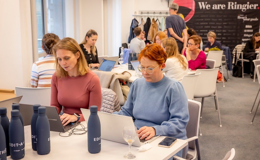 Az Edit-a-thon egy Wikipédia-szerkesztő maraton, amely láthatóbbá teszi a nőket és érdemeiket az interneten