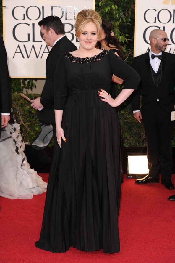 Adele feketében a vörös szőnyegen