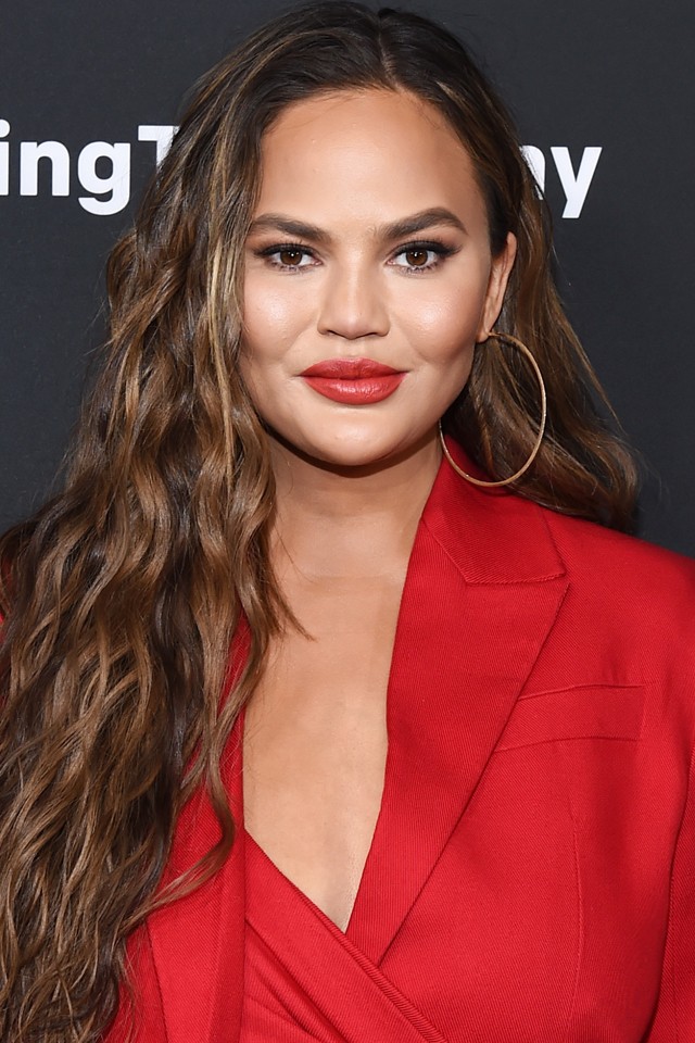 Chrissy Teigen annyira valós fotót osztott meg kislányáról, hogy el sem hisszük