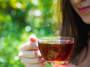 Tökéletes puffadás ellen és még a gyulladást is csökkenti: ez a tea csodákra képes, a te otthonodban is ott a helye