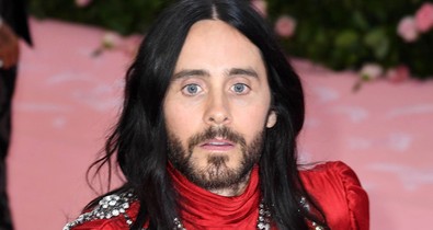 Jared Leto-ból teljesen hülyét csináltak, és Courtney Cox vitte be az utolsó ütést