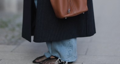 Felejtsd el a meztelen balerinákat, megérkezett az új trend, az új illúzió cipő