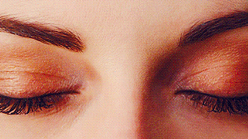 Legyen szexi a tekinteted - Íme a legdögösebb sminkpraktikák