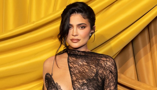 Ezen meglepődtünk: ő Kylie Jenner kedvenc testvére, és ő áll tőle a legtávolabb