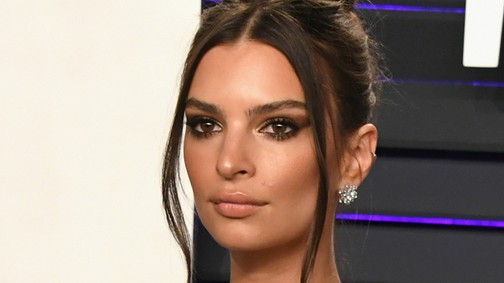 Emily Ratajkowski egy olyat pucérkodott, hogy azonnal elpirultunk