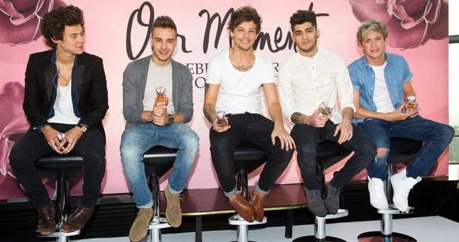A One Direction tagjai parfümjük bemutatóján Londonban