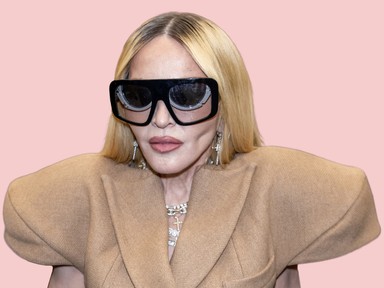 A 68 éves Madonna pucérmelltartóban pózol, a fotója láttán azonnal zavarba jössz