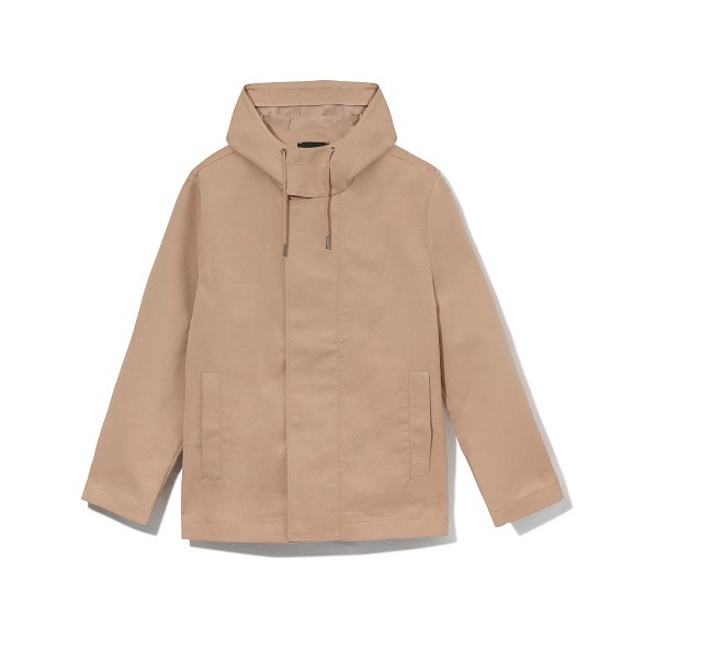 Ragyogó árnyalatok, lehelletkönnyű anyagok: az új tavaszi kollekció egyesíti a modern és klasszikus stílust!