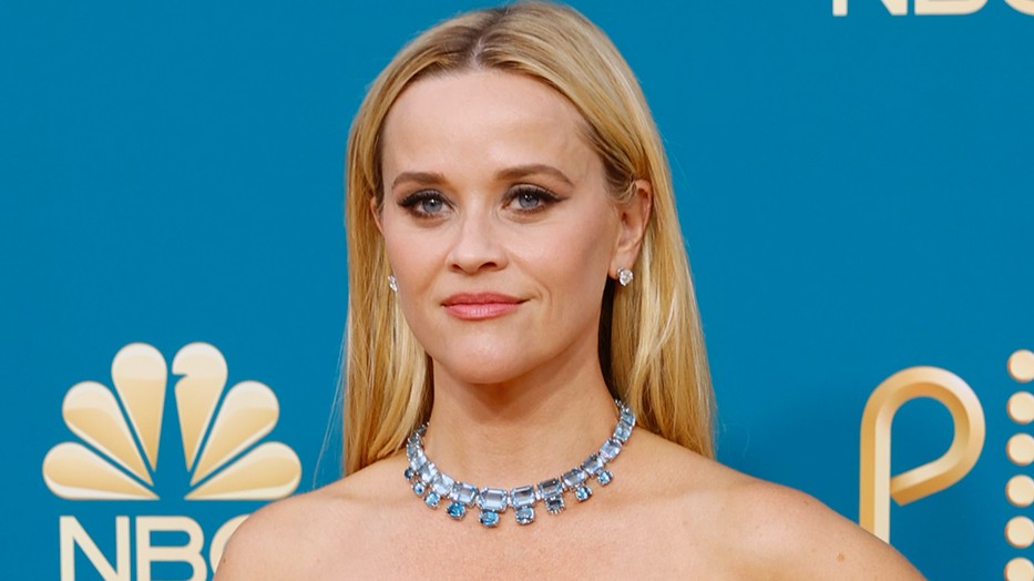 Reese Witherspoon viselte az Emmy-gála egyik legcsodálatosabb ruháját