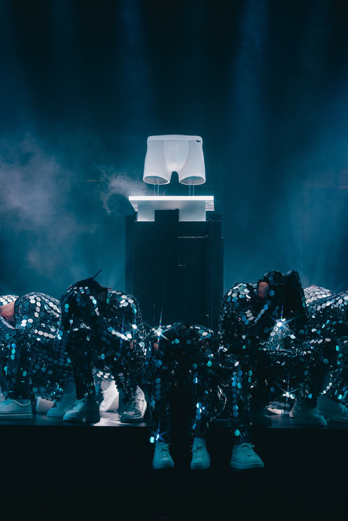  Az IUMAN márka nagyszabásűú divatshowja, amin bemutatták az új férfi fehérneműket és fürdőruhákat