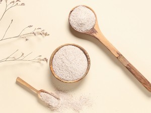 Leteszteltük: ez történne a testeddel, ha minden egyes nap ennél az útifűmaghéjból