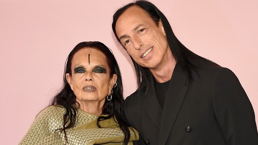 Párizsig kell utazni, hogy a világhírű divattervező, Rick Owens lepisiljen