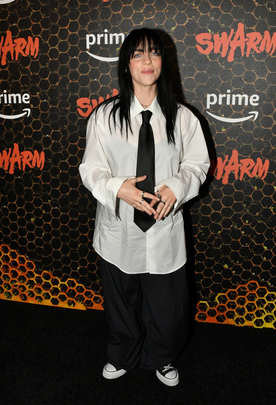 Eilish még időnként megvillantja hosszú körmeit és bő ruháit, de egyértelmű, hogy sajátja lett egy kifinomultabb vonal is. Nem számít, hogy milyen ruhát visel, mindig számíthatunk rá, hogy a saját stílusára alakítja.