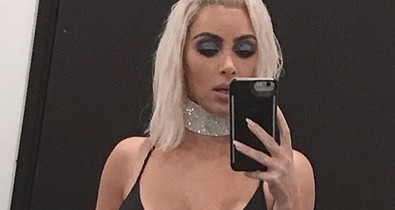 Kim Kardashian még sosem volt ilyen vékony: 60 centis a dereka!