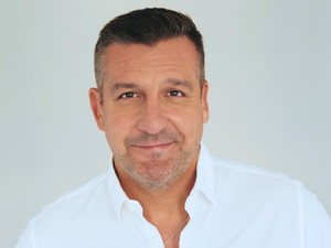 Csányi Sándor: Valamennyire minden művész szeretethiányos