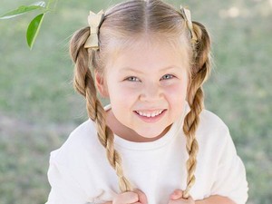 Ez az 5 éves kislány biztosan jobb frizurát készít, mint te