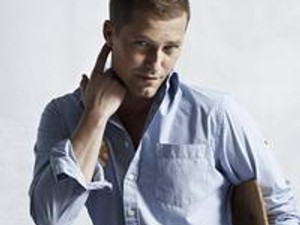 Egy csibészesen sármos nagykövet