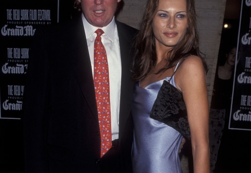 Ilyen gyönyörű nő volt Melania Trump 20 évvel ezelőtt: még a férje is teljesen máshogy festett, mint napjainkban