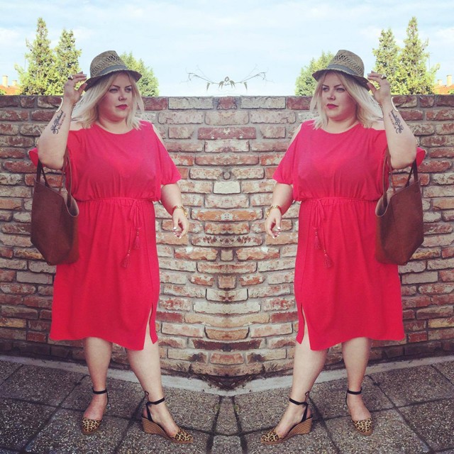 Ezt a ruhadarabot minden nőnek kötelezően tudni kell viselni