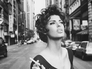 Pénzéhes és nagyon dögös - 50 lett a szupermodell!