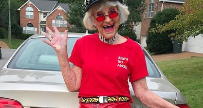 89 éves nő lett a fürdőruhamárka új modellje!