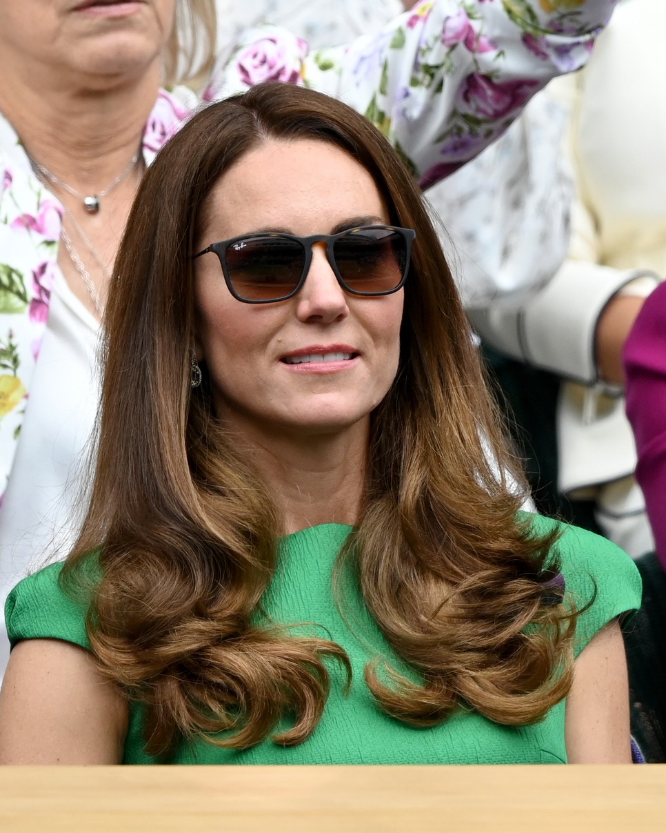  Katalin hercegné Ray-Ban napszemüvegben a wimbeldoni tenisztornán