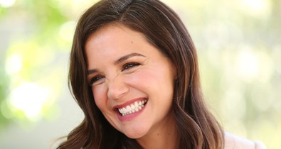 A kockás ing olyan kulcsdarab, ami minden szezonban tökéletes: így viseli Katie Holmes