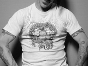 Még több bajuszos férfit!