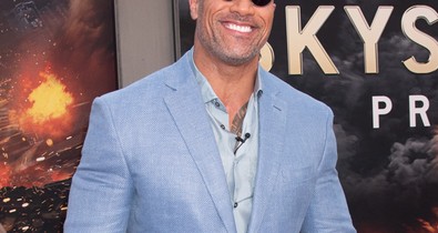 Dwayne Johnson csupa mosoly a Felhőkarcoló premierjén