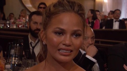 Tiszta véreres lett Chrissy Teigen cicije, és nagyon-nagyon megijedt