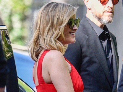 Óriási volt a sztárfelhozatal Zoe Kravitz esküvőjén Párizsban