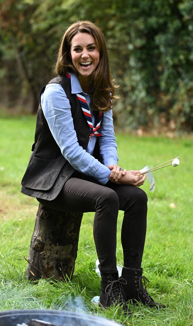 Ultra-laza Kate Middleton! Ilyen vagány szettben is ritkán látni a hercegnét